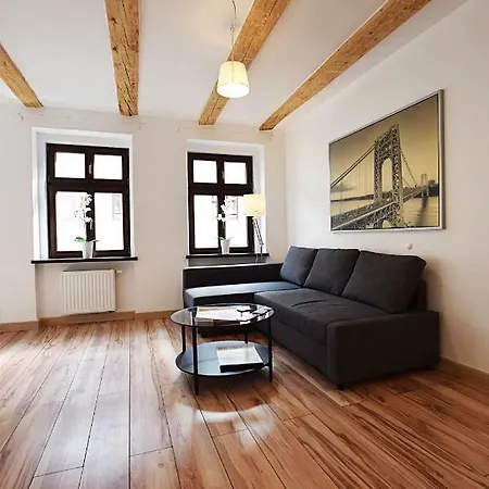 Uni Str.apartment *